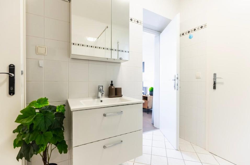 Experience Central Vienna From A Stylish And Modern Apartment Exteriér fotografie